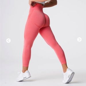 NVGTN CONTOUR SEAMLESS LEGGINGS- CORAL